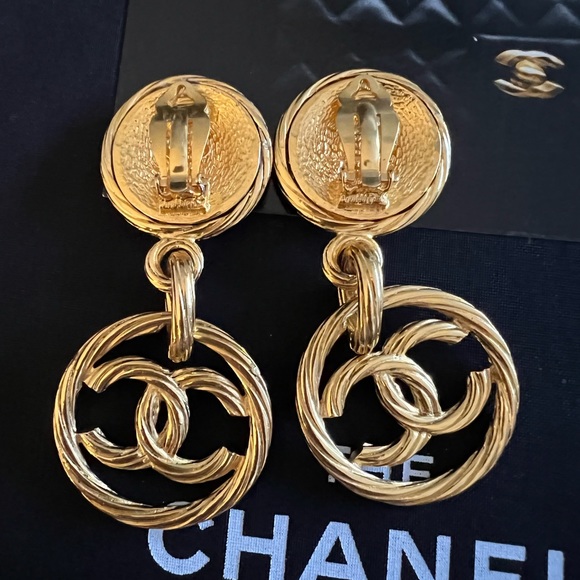 Chanel Gold 93P Spring Hoop CC Vintage Clip Earrings AS SEEN ON Claudia Schiffer - Picture 4 of 7